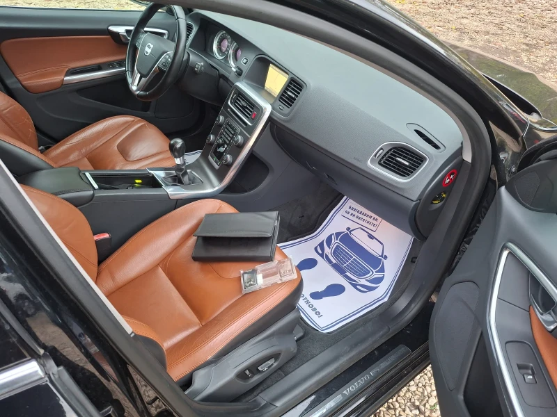 Volvo V60 2.0 D3 R-DESIGN, снимка 11 - Автомобили и джипове - 52709773