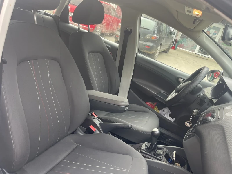 Seat Ibiza, снимка 9 - Автомобили и джипове - 52789564