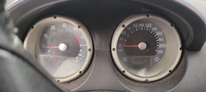 VW Polo, снимка 10 - Автомобили и джипове - 52923393