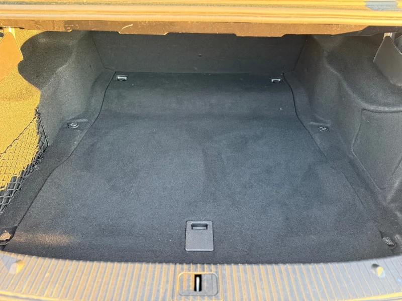 Mercedes-Benz E 220 CDI* 2014г* LED* Топ Състояние* 172.000КМ* , снимка 17 - Автомобили и джипове - 52958948