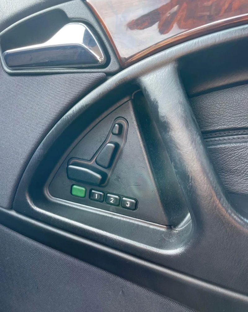 Mercedes-Benz SL 500 * * CARFAX * * АВТО КРЕДИТ * * , снимка 10 - Автомобили и джипове - 52960486