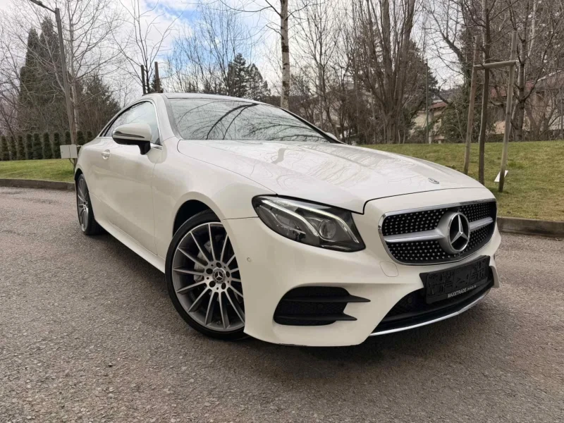 Mercedes-Benz E 220 4-MATIC / PREMIUM PLUS / FULL