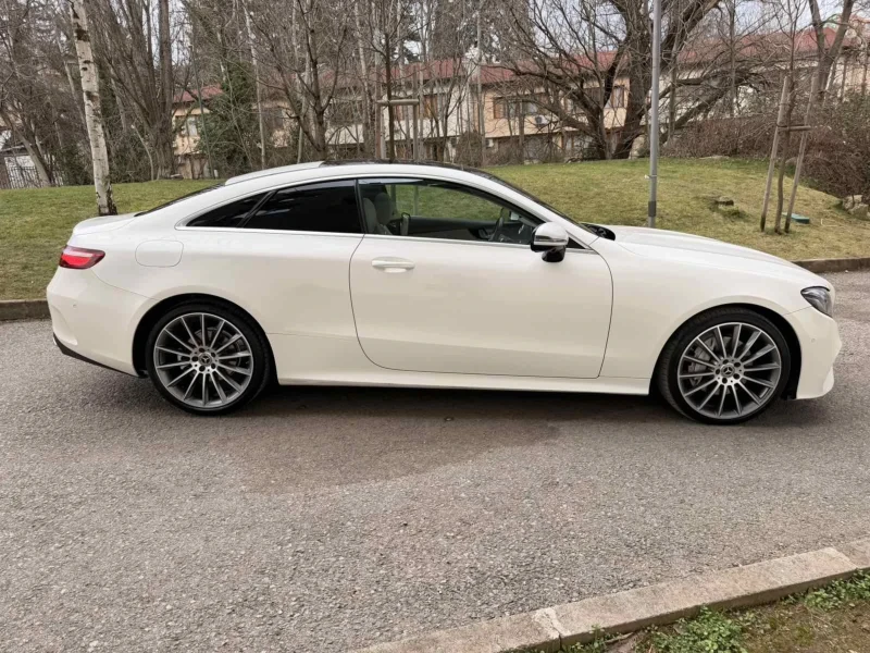 Mercedes-Benz E 220 4-MATIC / PREMIUM PLUS / FULL, снимка 8 - Автомобили и джипове - 53007388