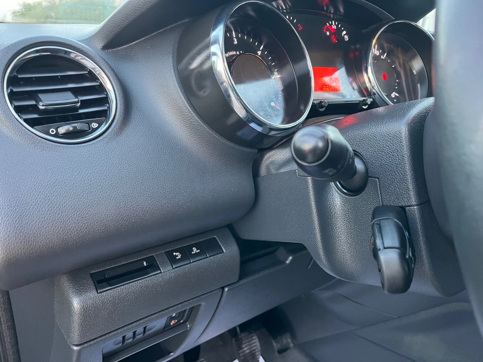Peugeot 5008 1.6hdi, 2012г. Евро5 | Mobile.bg — изображение 14
