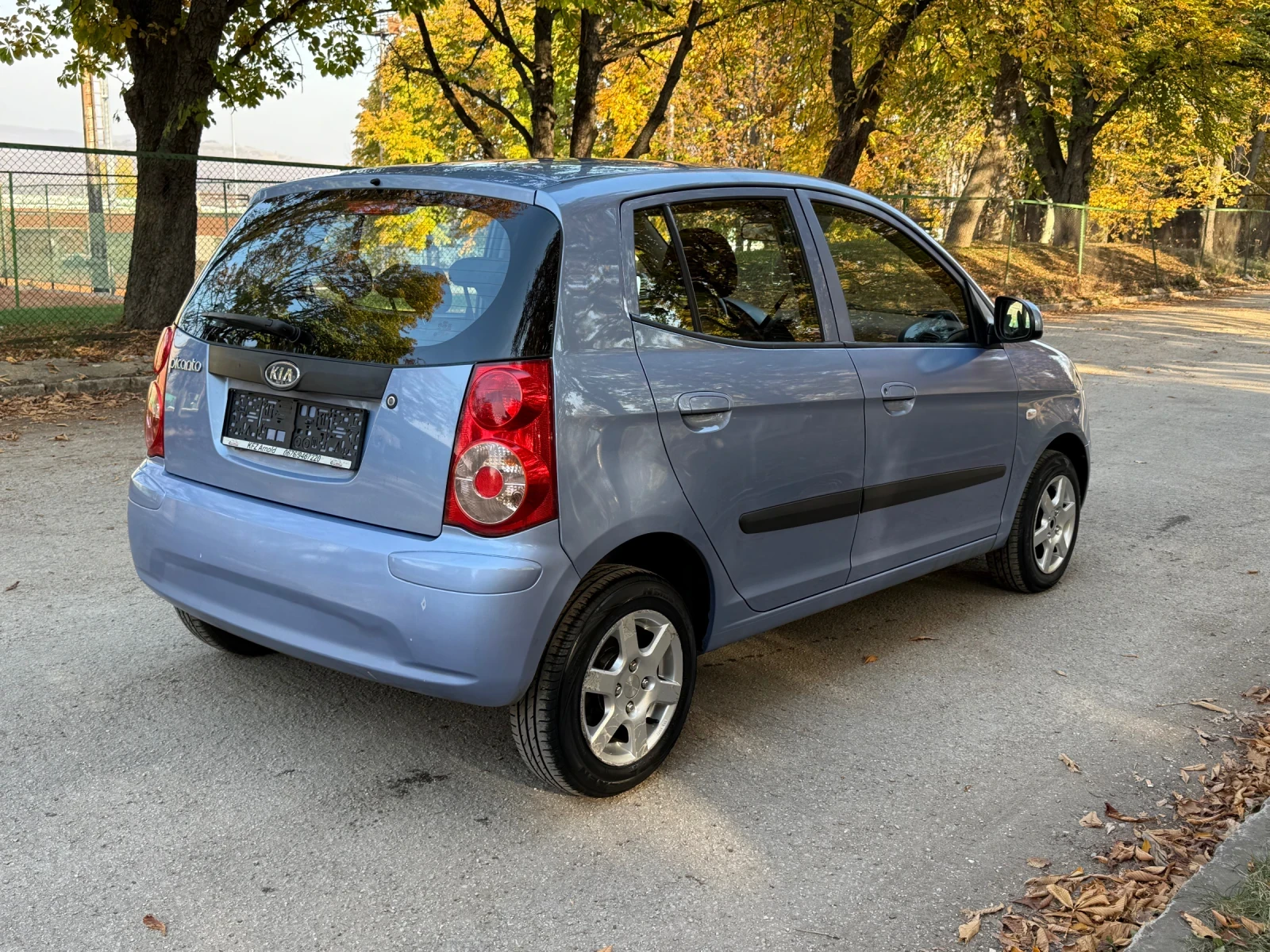 Kia Picanto 1.0i-60kc-Face Lift - изображение 6