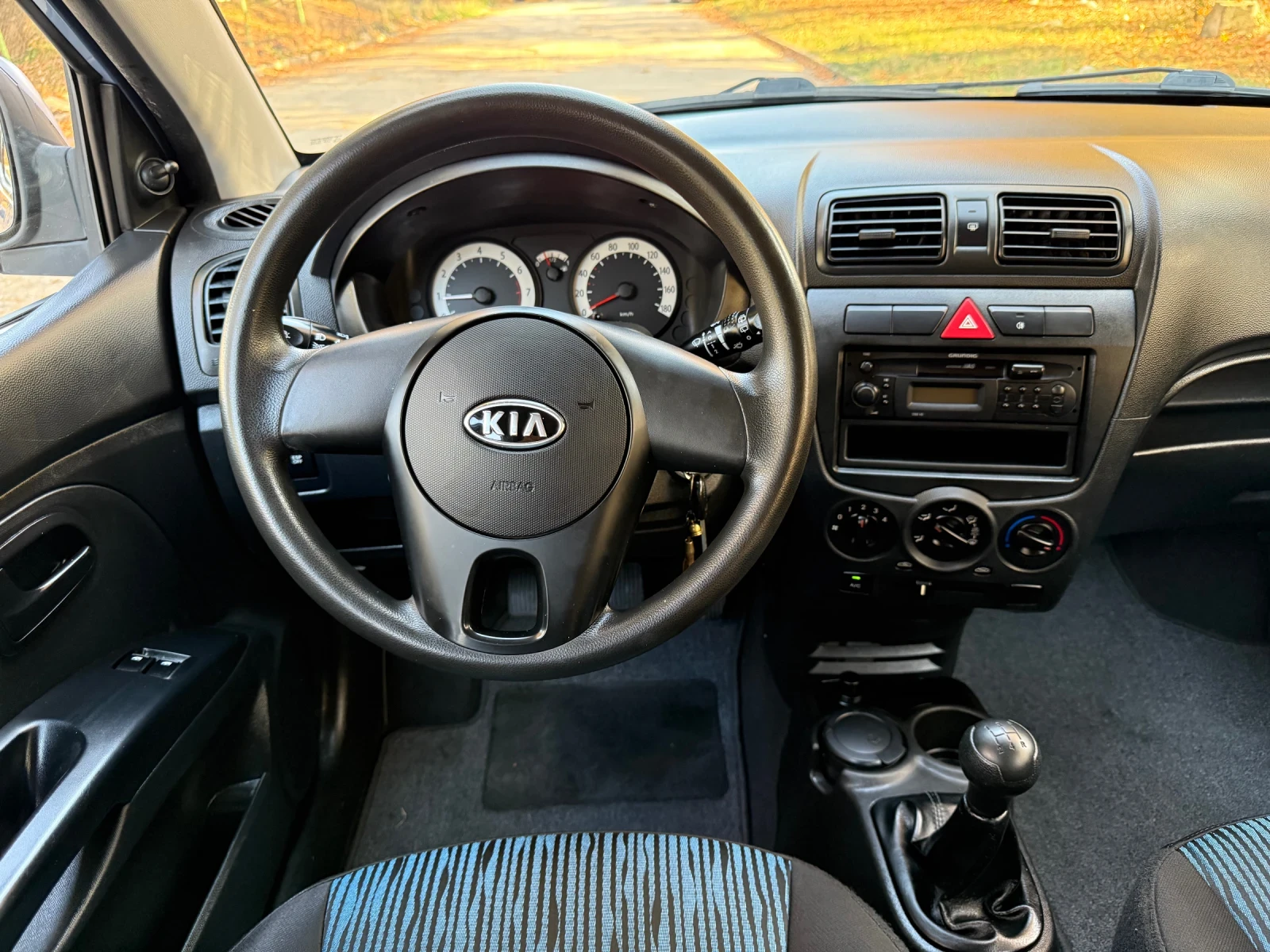 Kia Picanto 1.0i-60kc-Face Lift - изображение 7