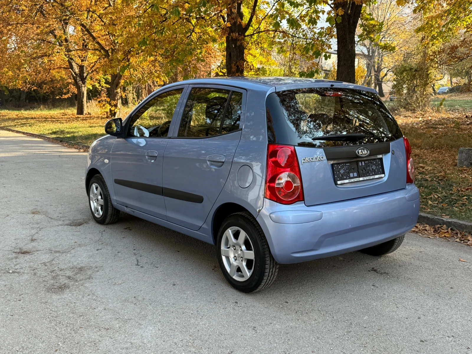 Kia Picanto 1.0i-60kc-Face Lift - изображение 4