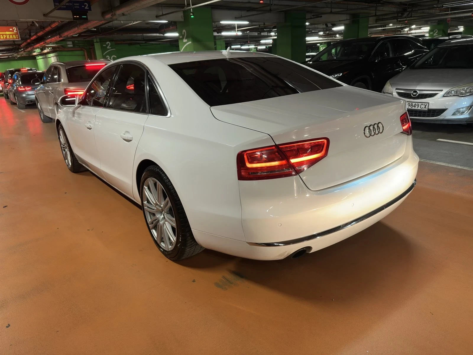 Audi A8 AUDI A8 4.2 TDI  - изображение 4