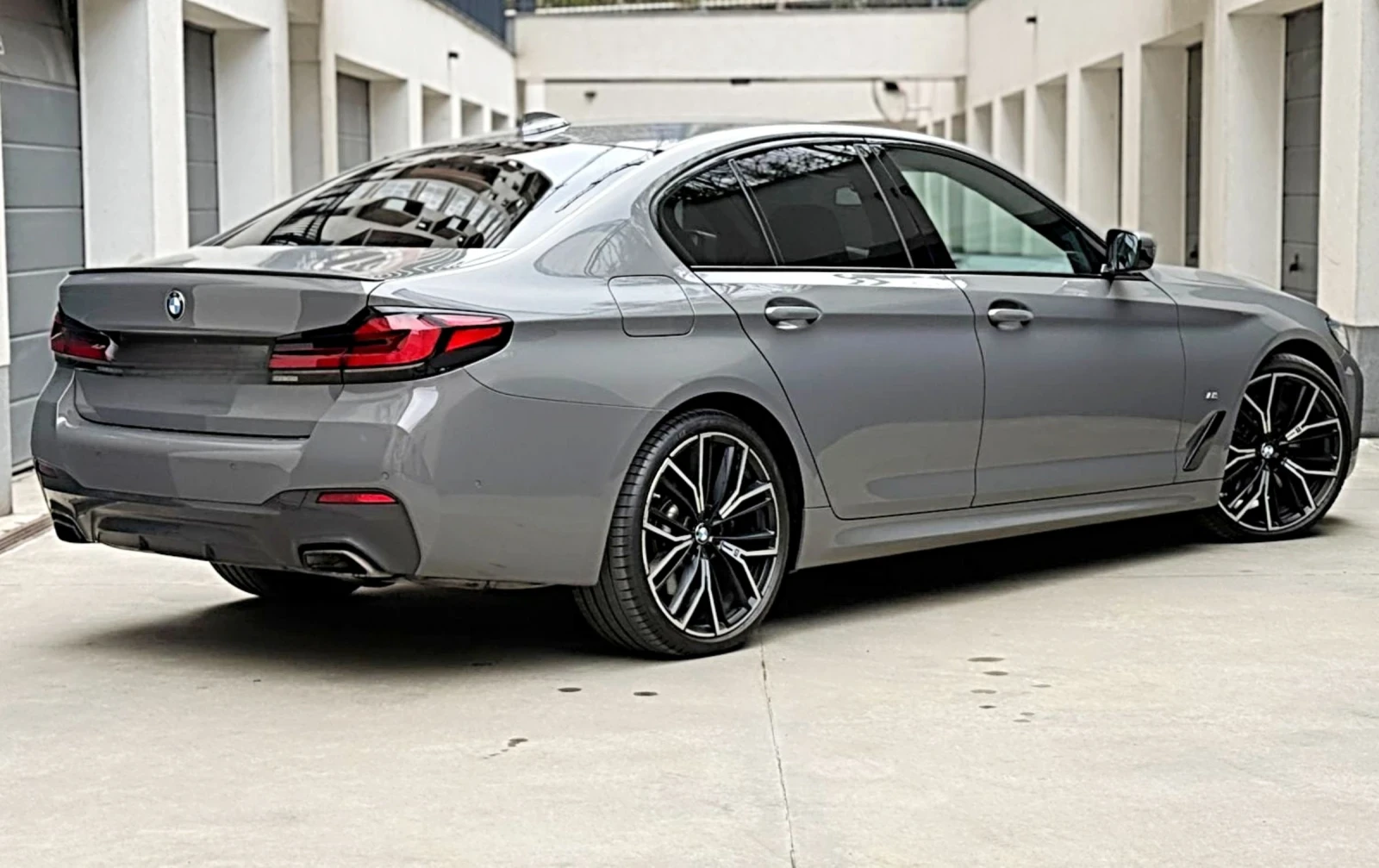 BMW 530 BMW 530d LASER* M SPORT* NARDO GREY* Individual* A - изображение 8