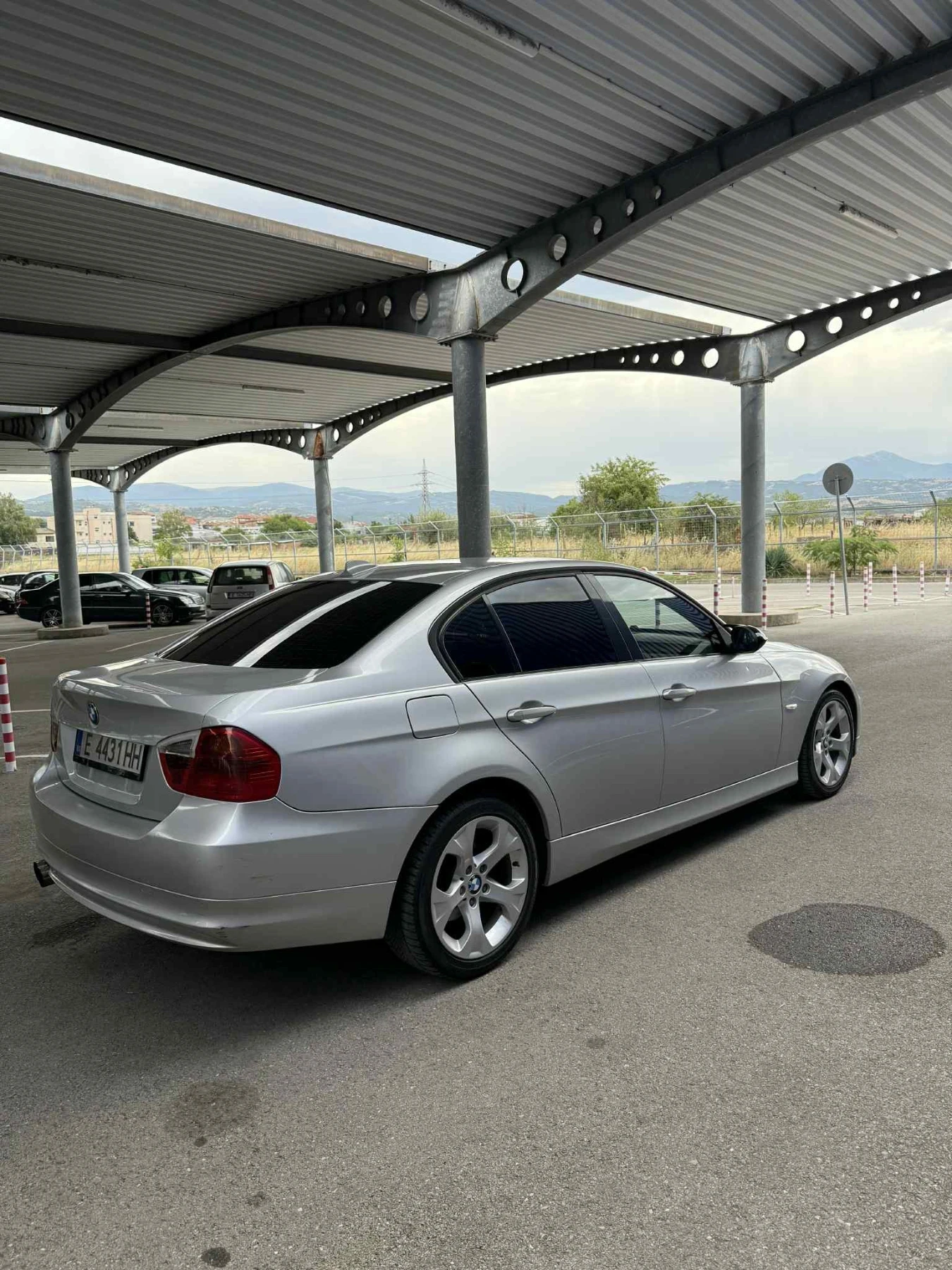 BMW 320 2.0D - изображение 4