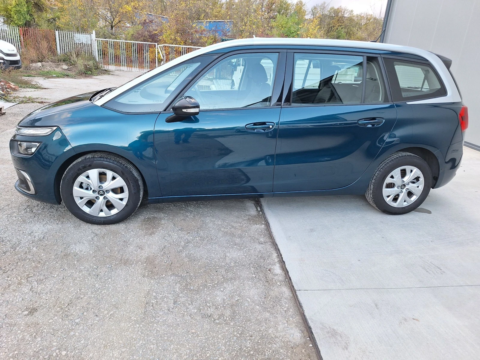Citroen Grand C4 Picasso Ноември 2021 г.Дизел 7 места Италия | Mobile.bg — изображение 2