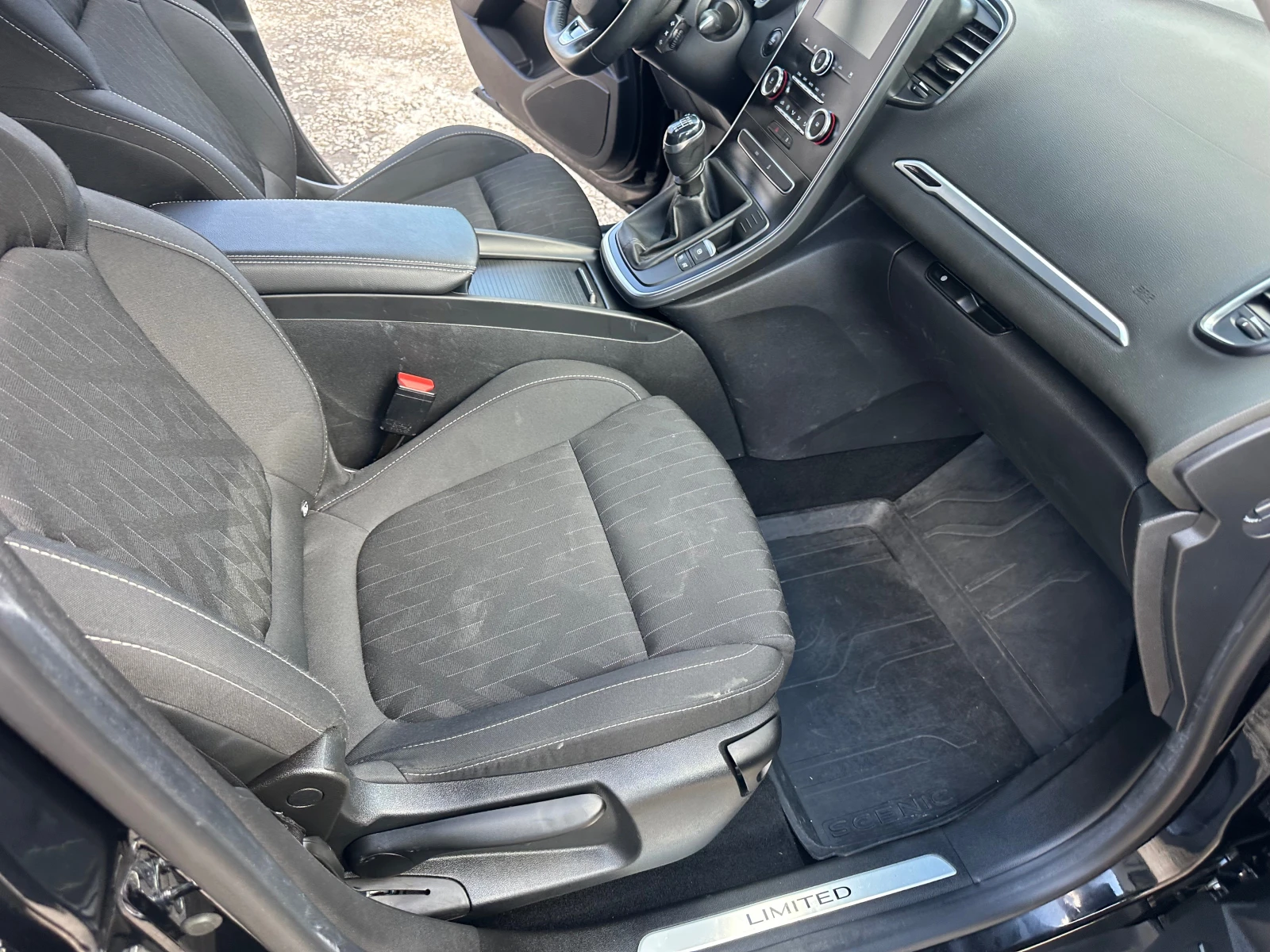 Renault Scenic 1.3BENZIN* 10.2018 Evro6 - изображение 9