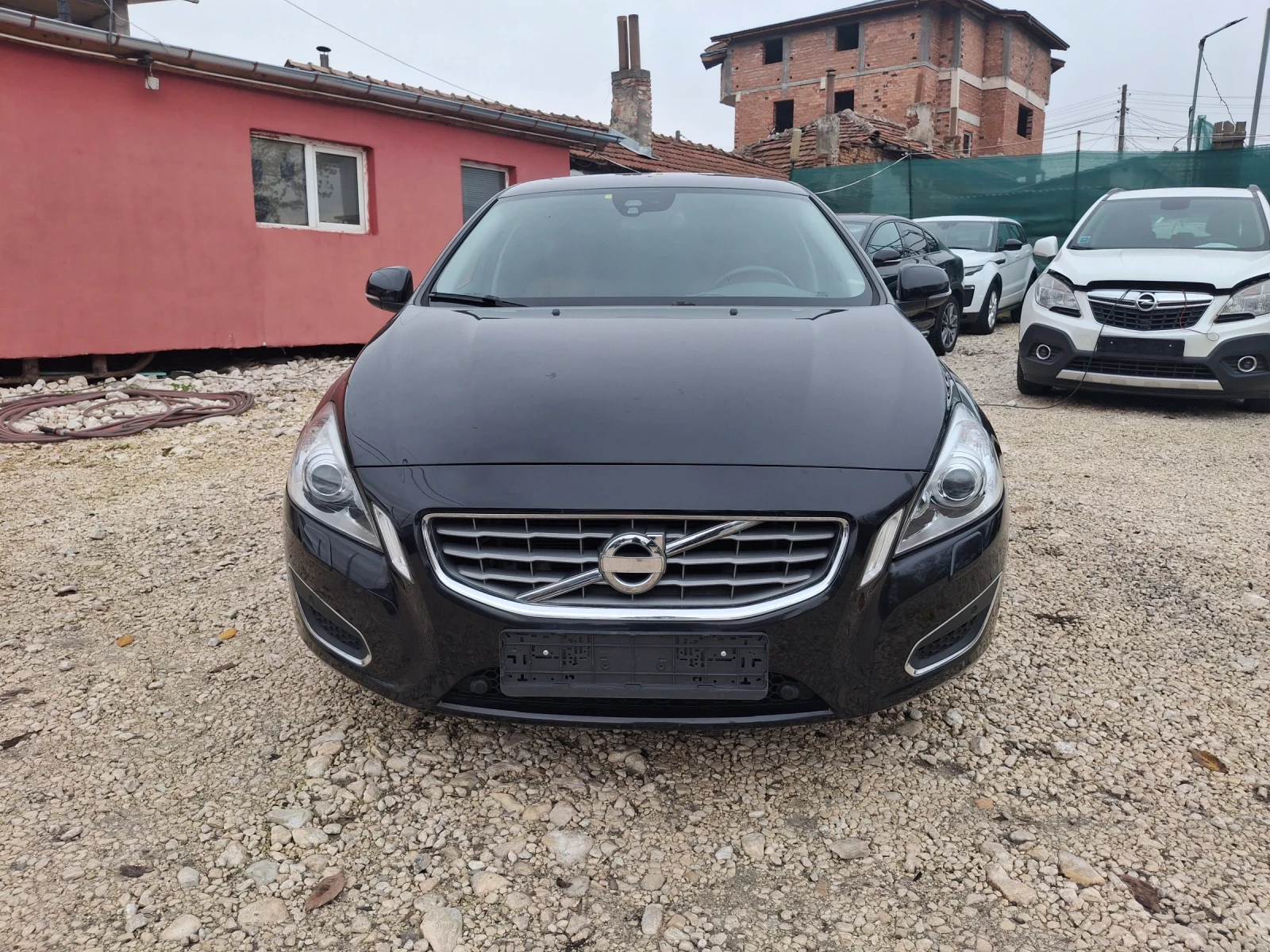 Volvo V60 2.0 D3 R-DESIGN -101500 км - изображение 2