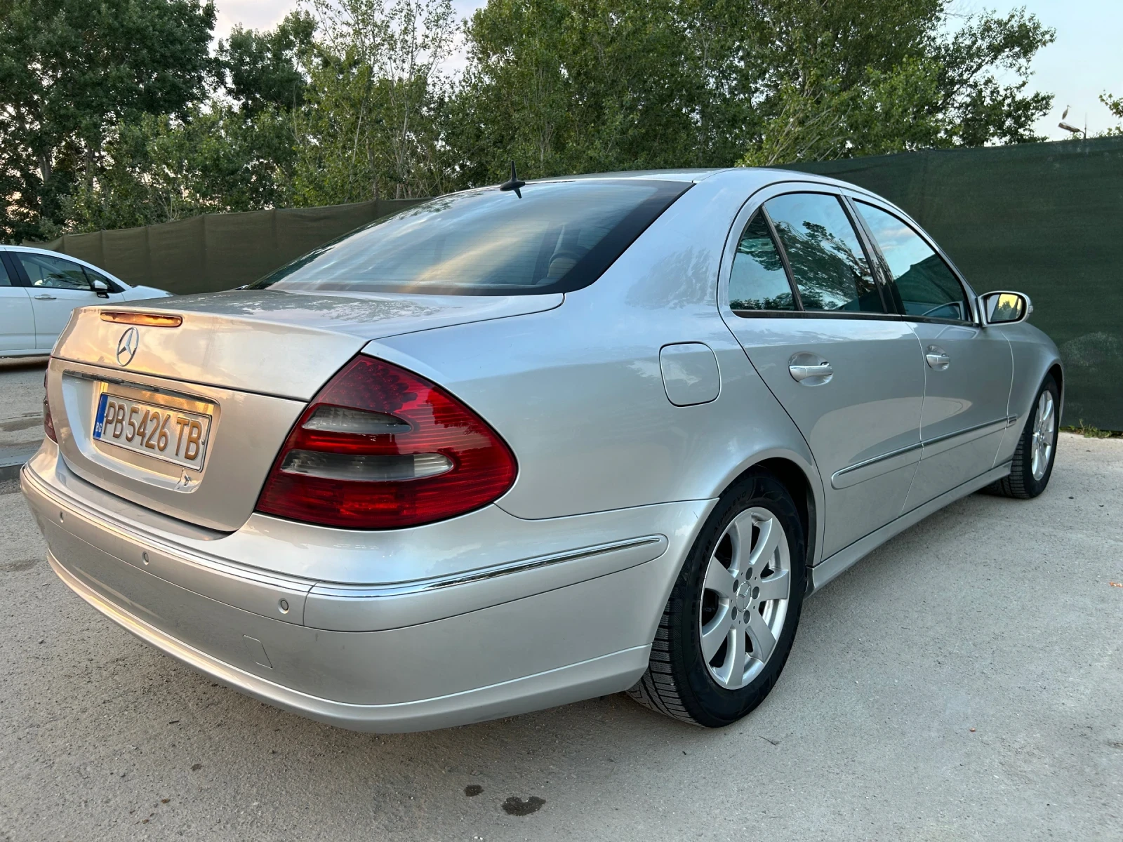 Mercedes-Benz E 270  - изображение 5