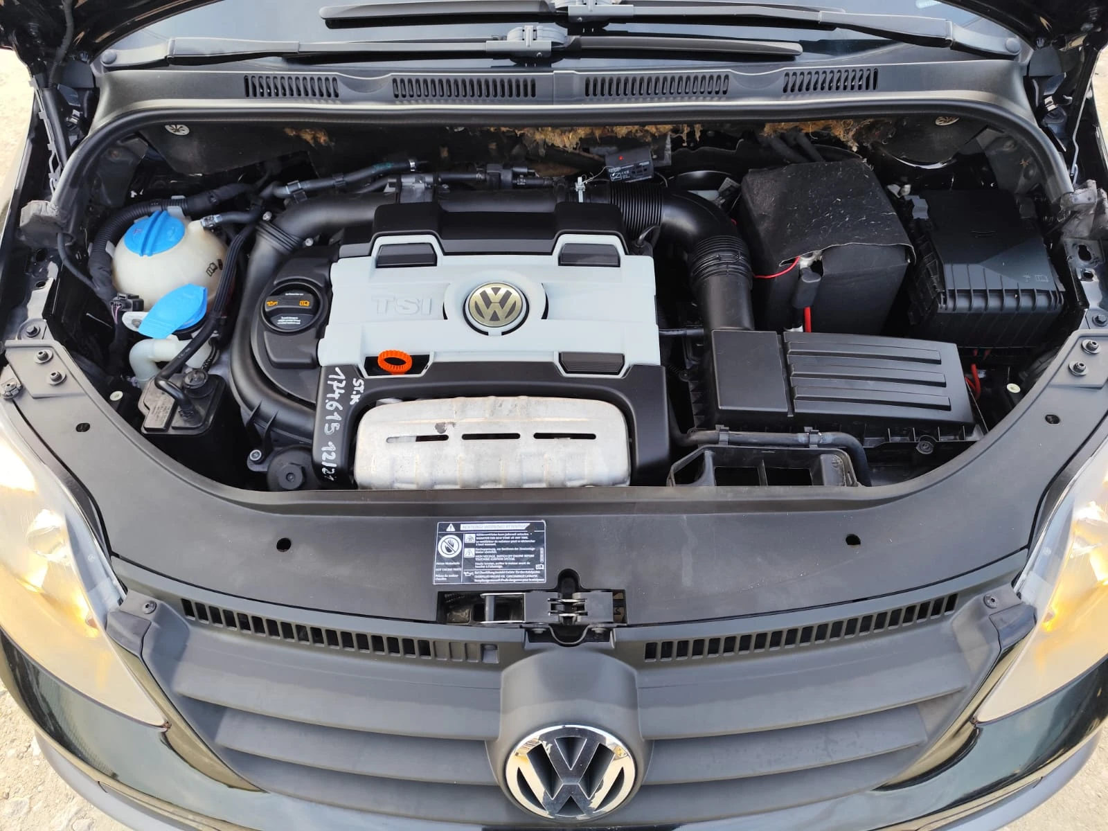 VW Golf  1.4 i cross, снимка 15 - Автомобили и джипове - 54456833