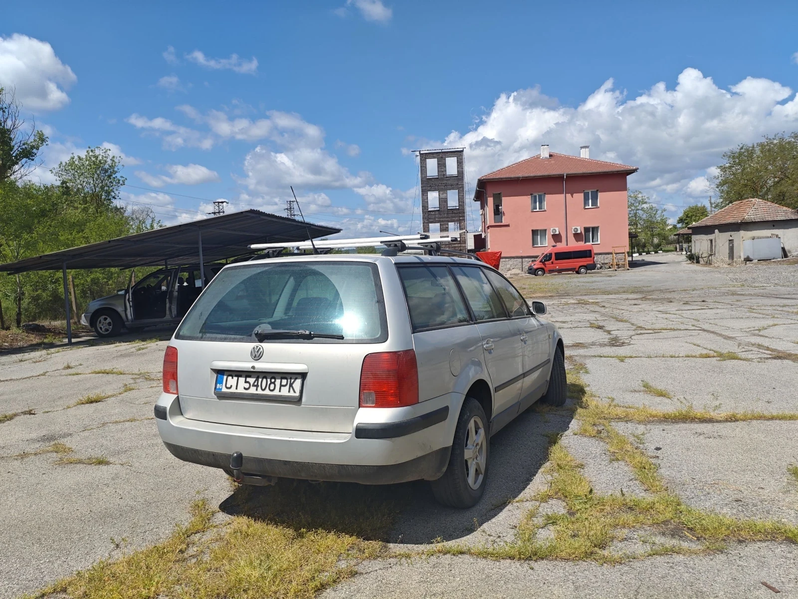 VW Passat 1.9 TDI, снимка 10 - Автомобили и джипове - 54491758
