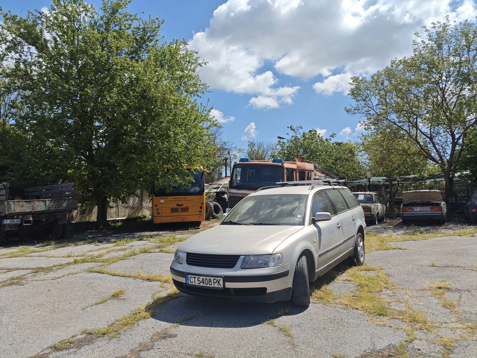VW Passat 1.9 TDI, снимка 4 - Автомобили и джипове - 54491758
