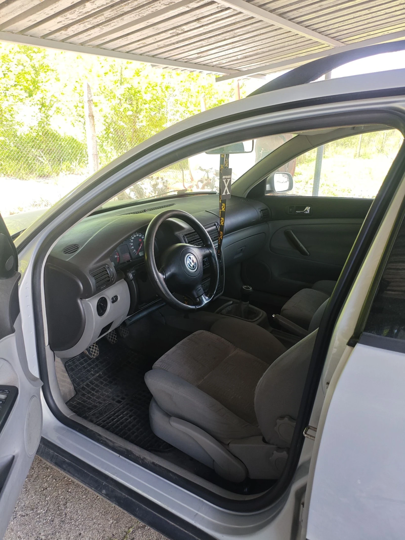 VW Passat 1.9 TDI, снимка 13 - Автомобили и джипове - 54491758