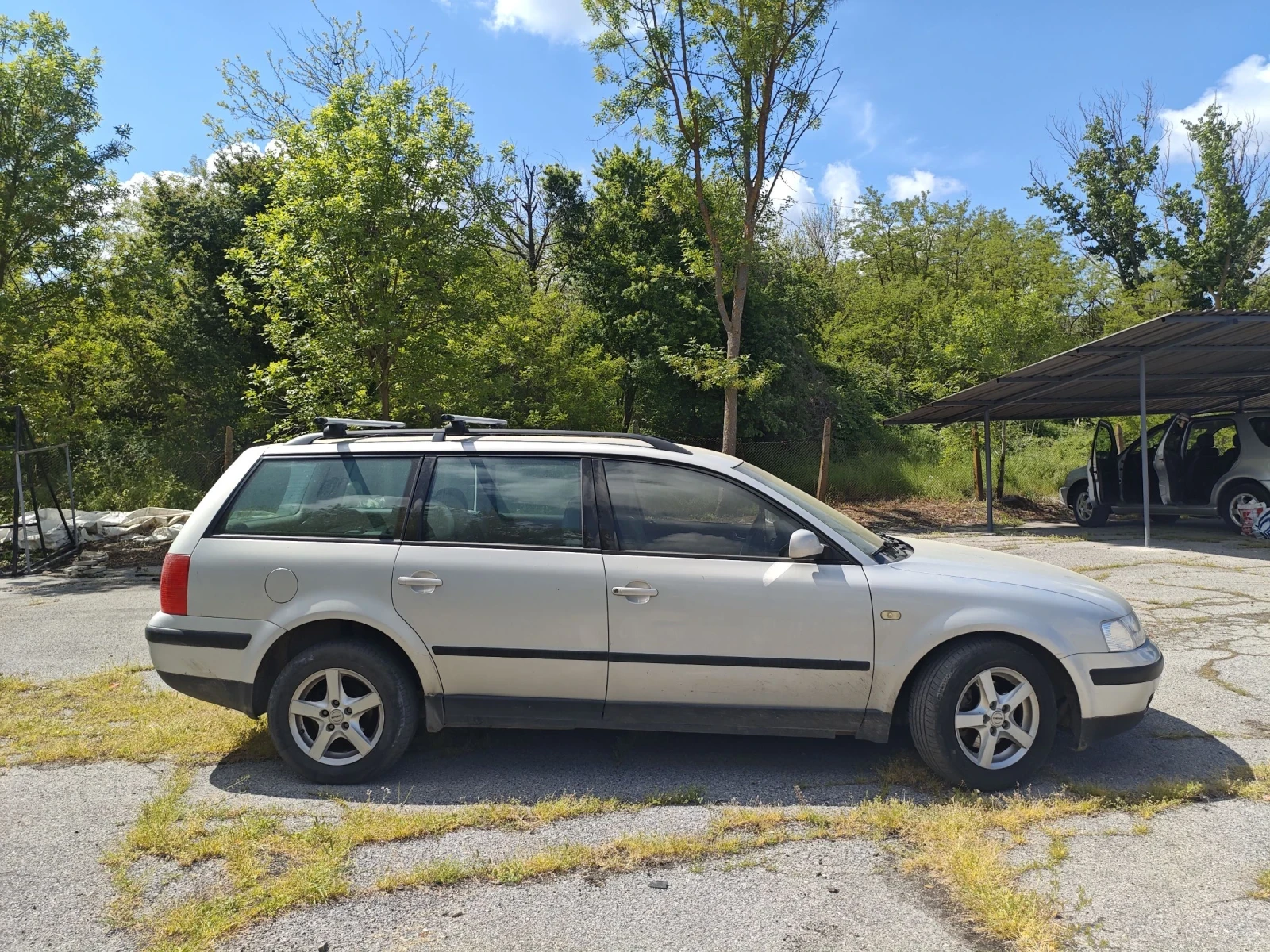 VW Passat 1.9 TDI, снимка 8 - Автомобили и джипове - 54491758