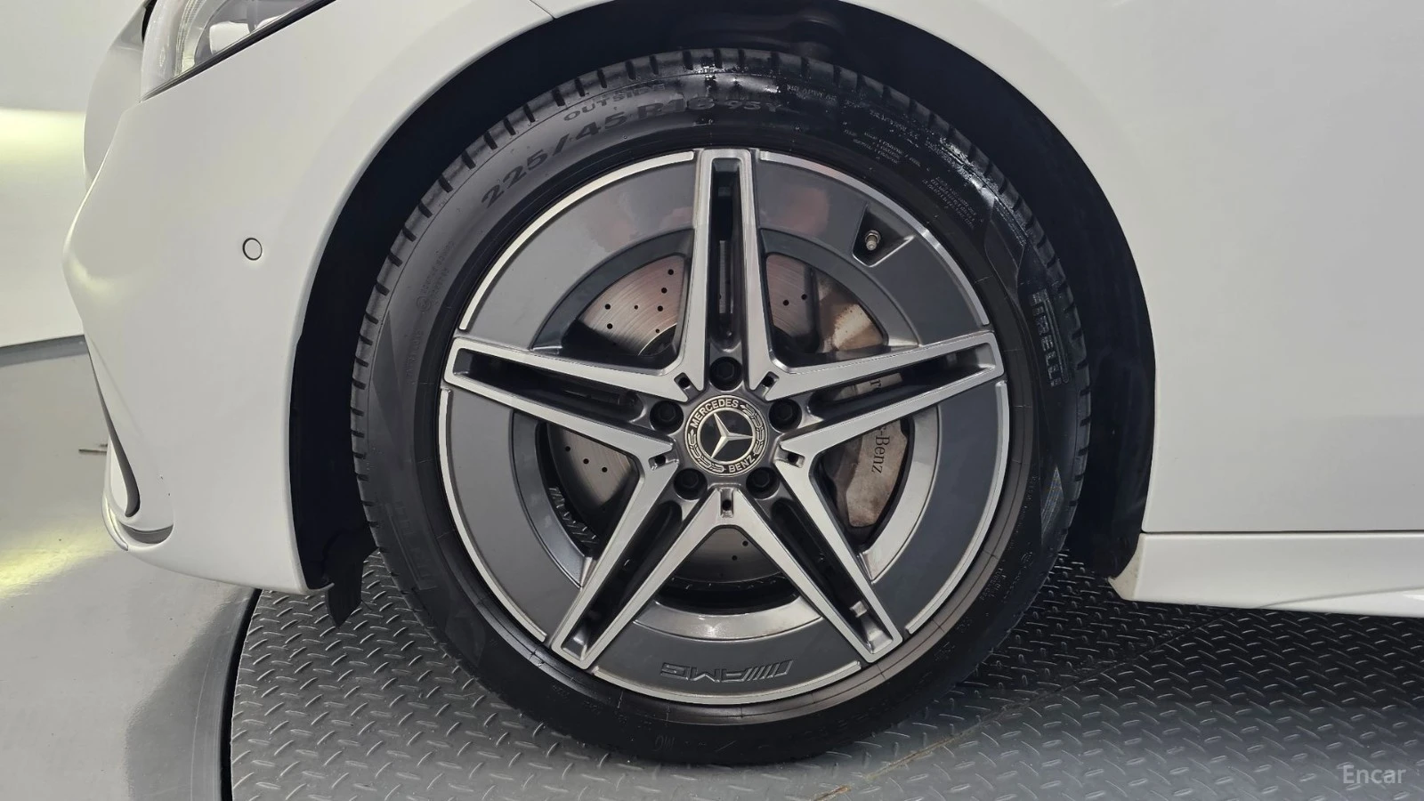Mercedes-Benz C 200 AMG LINE* DISTRONIC* LANE* ОДБУХ, снимка 17 - Автомобили и джипове - 55641279