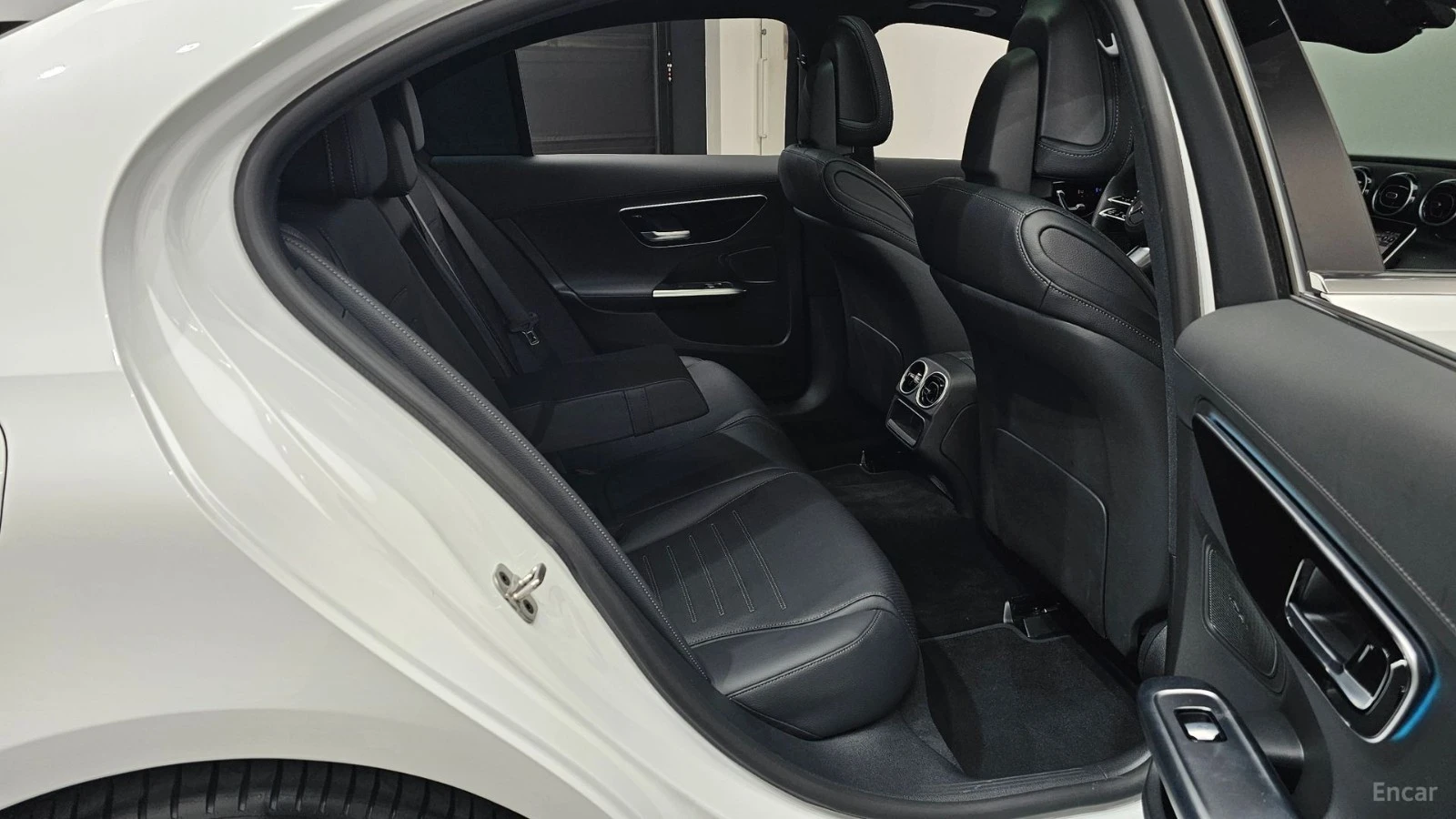 Mercedes-Benz C 200 AMG LINE* DISTRONIC* LANE* ОДБУХ, снимка 9 - Автомобили и джипове - 55641279