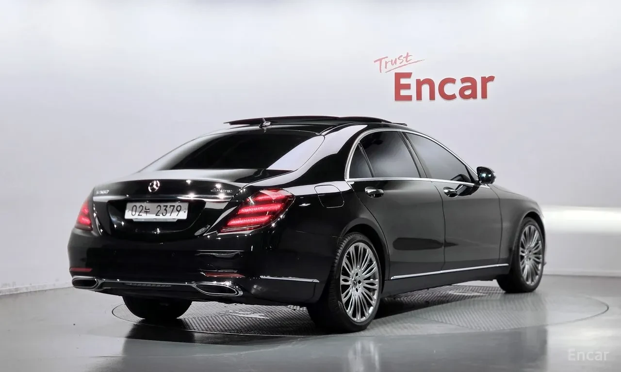 Mercedes-Benz S 560 МАСАЖИ /BURMESTER /360 КАМЕРИ /ОБДУХВАНЕ /HEAD UP, снимка 2 - Автомобили и джипове - 56117776