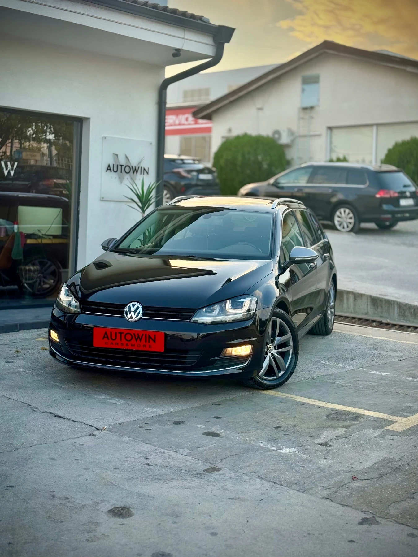 VW Golf Variant VII / 1.6TDI / DSG / MASSAGE / PANO / NAVI / CAM 