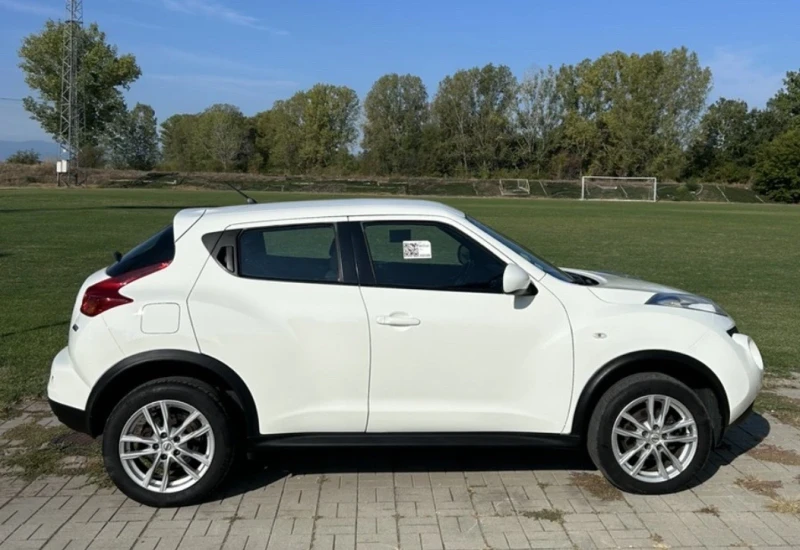 Nissan Juke, снимка 9 - Автомобили и джипове - 47537800