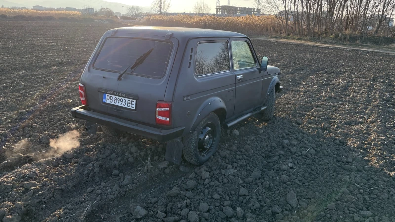 Lada Niva 1.7i , снимка 4 - Автомобили и джипове - 48449646