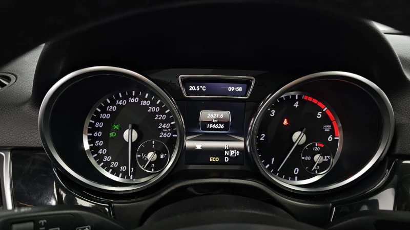 Mercedes-Benz ML 350 Сервизна История / Перфектна !!!, снимка 10 - Автомобили и джипове - 52089114
