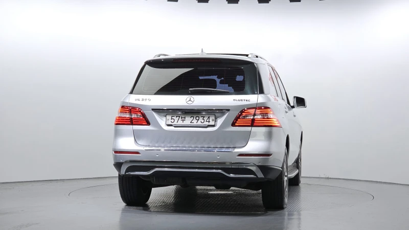Mercedes-Benz ML 350 Сервизна История / Перфектна !!!, снимка 3 - Автомобили и джипове - 52089114