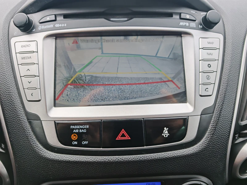 Hyundai IX35 2.0CRDI-136кс/КОЖА/НАВИГАЦИЯ/КАМЕРА, снимка 15 - Автомобили и джипове - 52548542