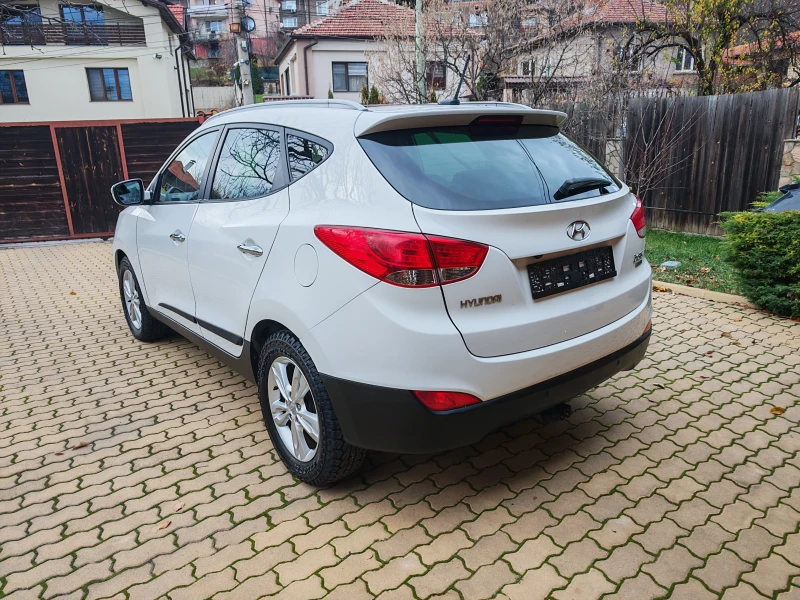 Hyundai IX35 2.0CRDI-136кс/КОЖА/НАВИГАЦИЯ/КАМЕРА, снимка 6 - Автомобили и джипове - 52548542