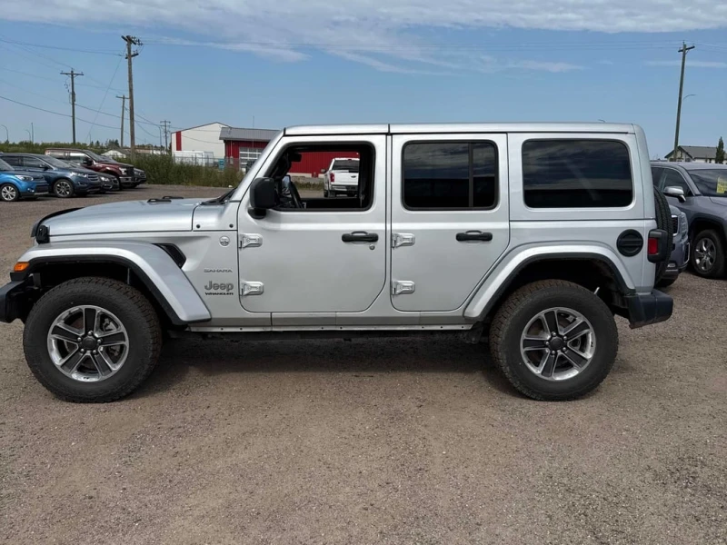 Jeep Wrangler * Sahara * CARFAX * БЕЗ ПЪРВОНАЧАЛНА ВНОСКА, снимка 2 - Автомобили и джипове - 53076589