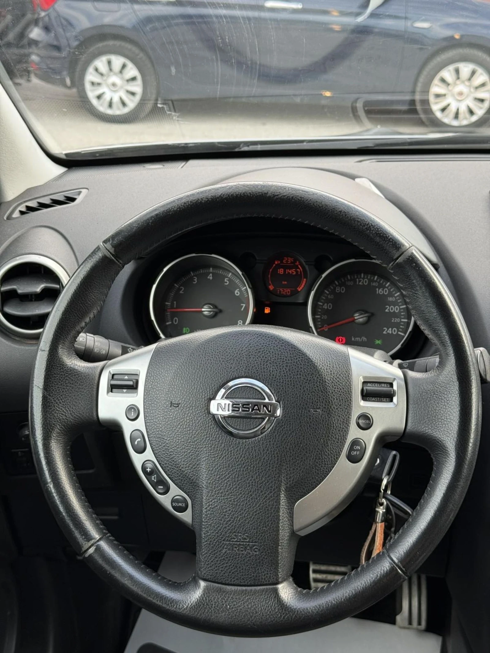 Nissan Qashqai 2.0i, 141к.с., 4Х4 , снимка 10 - Автомобили и джипове - 54907070