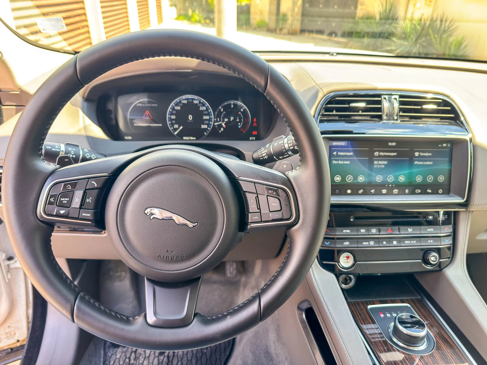 Jaguar F-PACE 3.0D 300к.с. 92 000км РЕАЛНИ * Мотопфое история, снимка 11 - Автомобили и джипове - 55296900