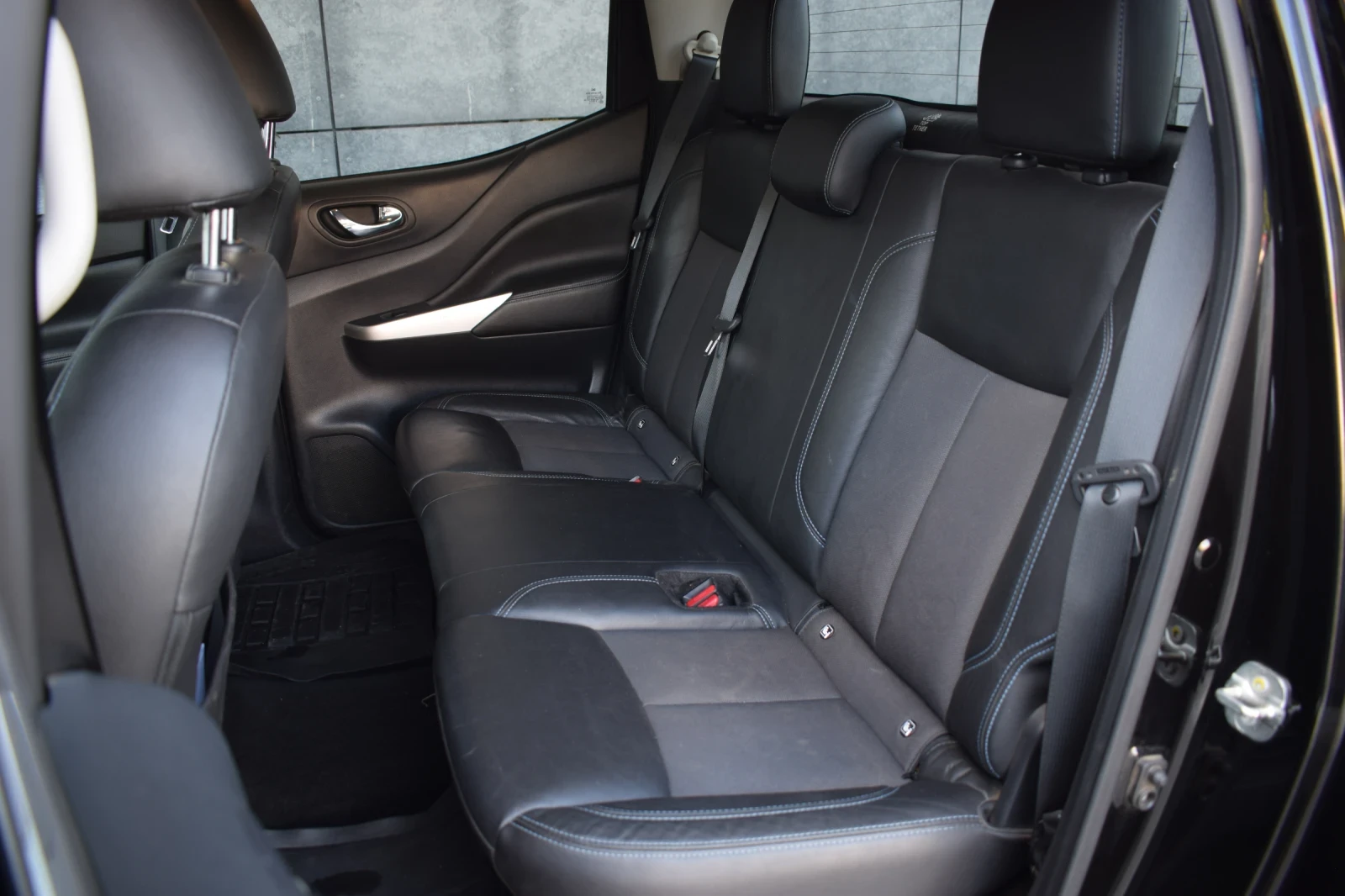 Nissan Navara, снимка 16 - Автомобили и джипове - 55480463