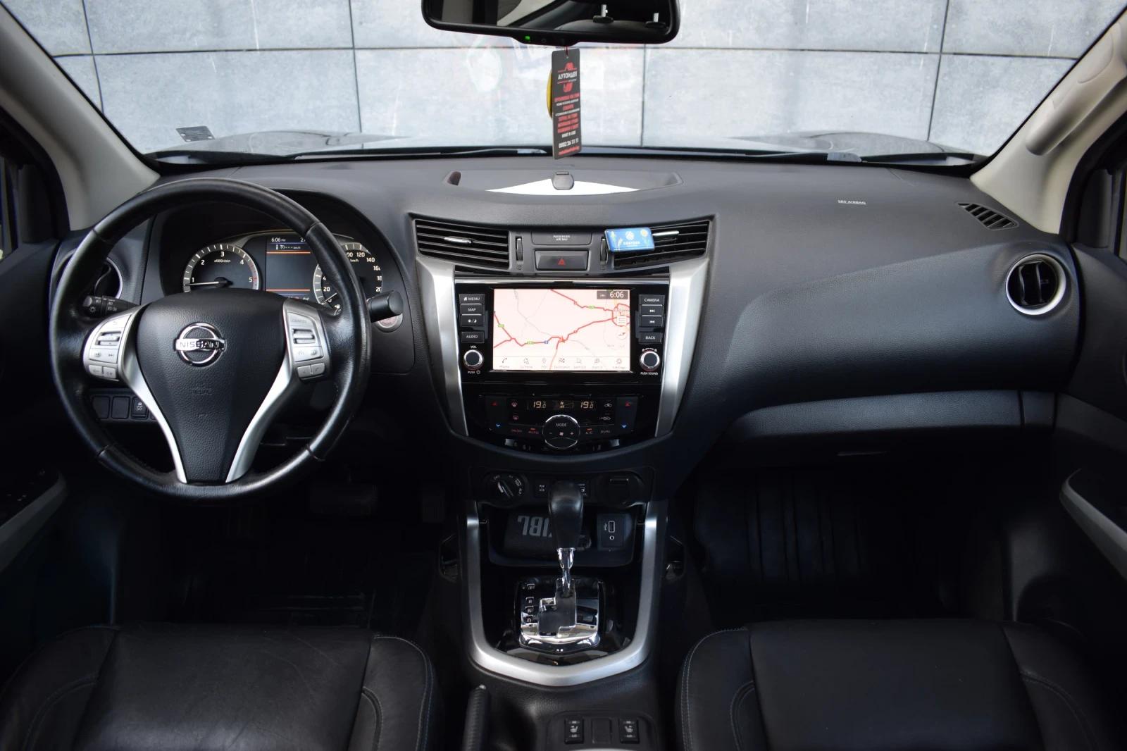 Nissan Navara, снимка 10 - Автомобили и джипове - 55480463