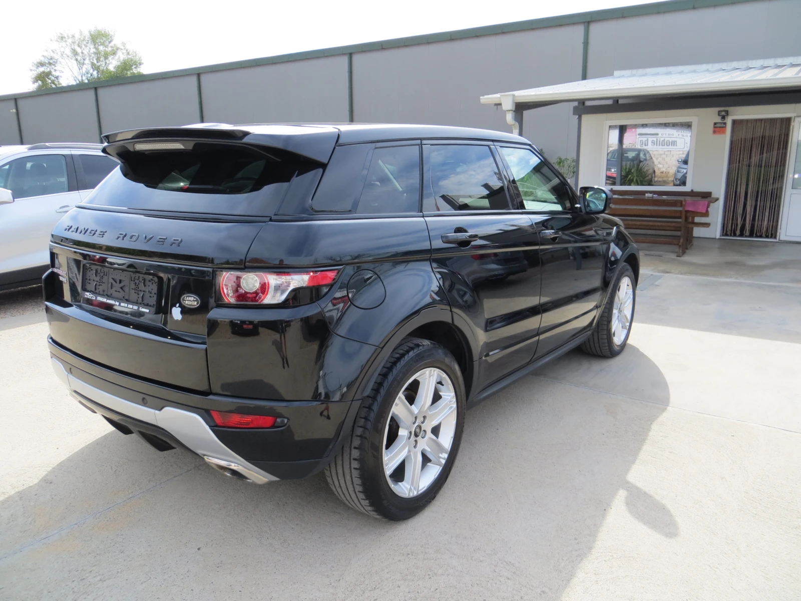 Land Rover Range Rover Evoque 2.2TD4-PRESTIGE-ПАНОРАМА-СЕРВИЗНА ИСТОРИЯ!!, снимка 4 - Автомобили и джипове - 56138267