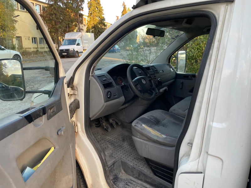 VW Transporter 1.9 TDI, снимка 10 - Бусове и автобуси - 52192900