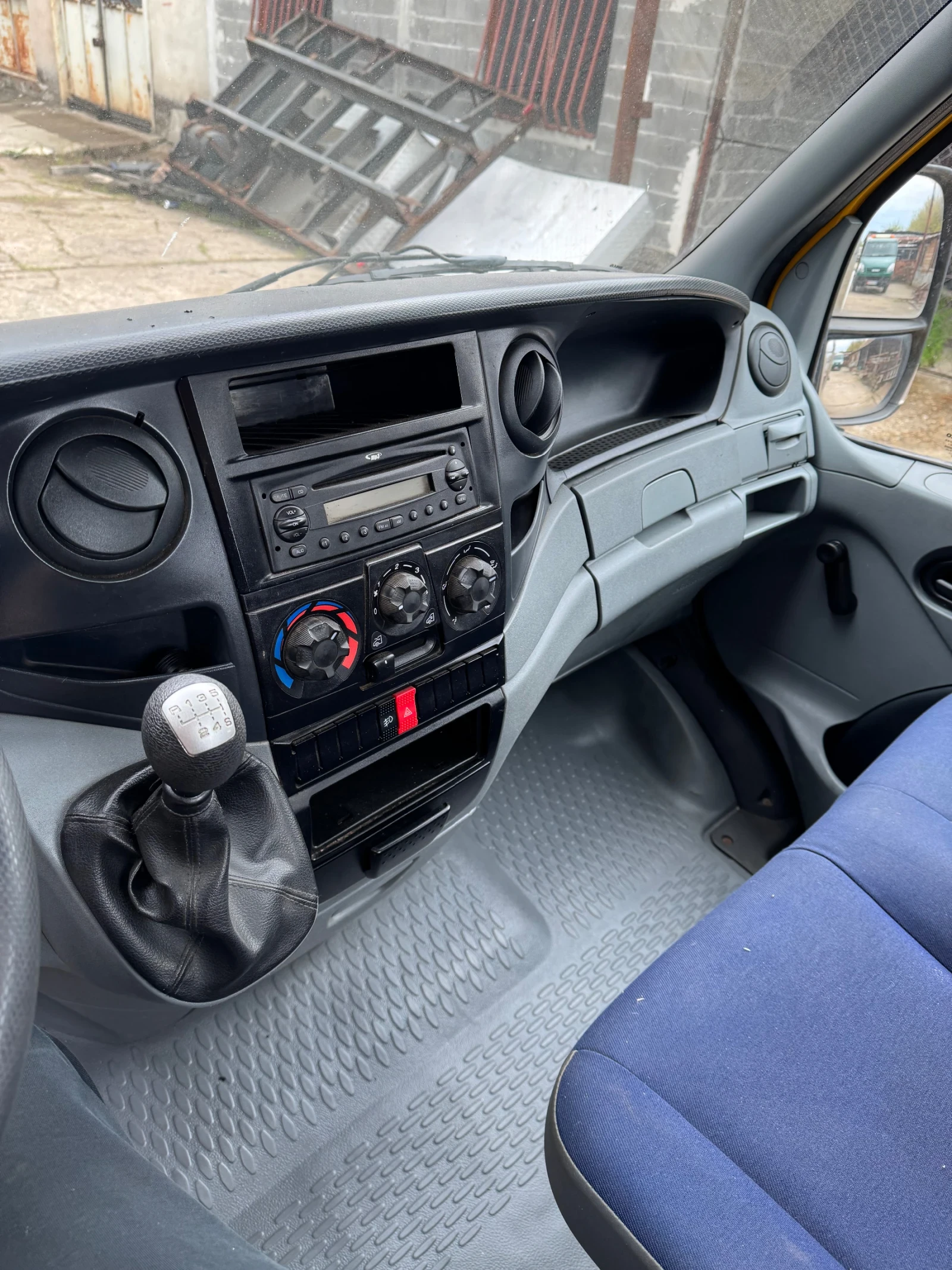 Iveco 35s15 МЕТАН, снимка 9 - Бусове и автобуси - 54388908