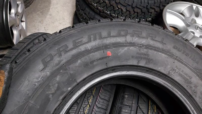 Гуми Всесезонни 235/75R15, снимка 4 - Гуми и джанти - 27564783