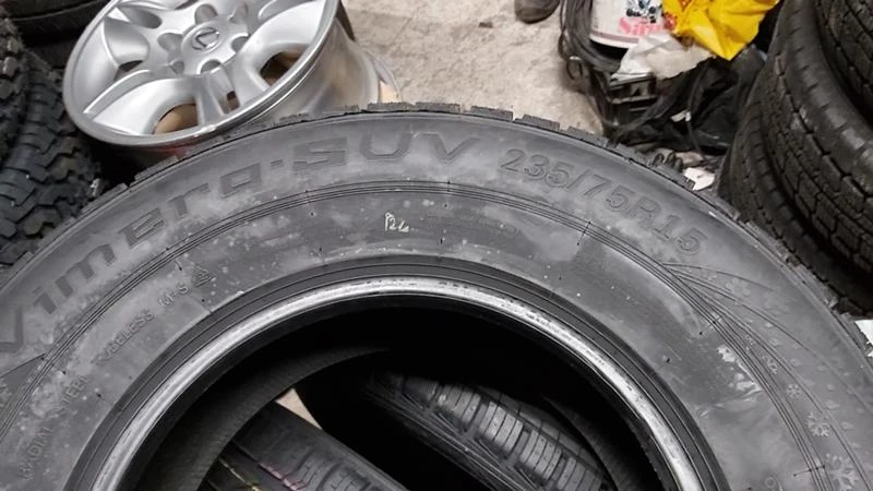 Гуми Всесезонни 235/75R15, снимка 8 - Гуми и джанти - 27564783