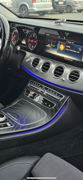 Mercedes-Benz E 220 ТОП - 25990 лв. / 13288.48 € - 42761505 11