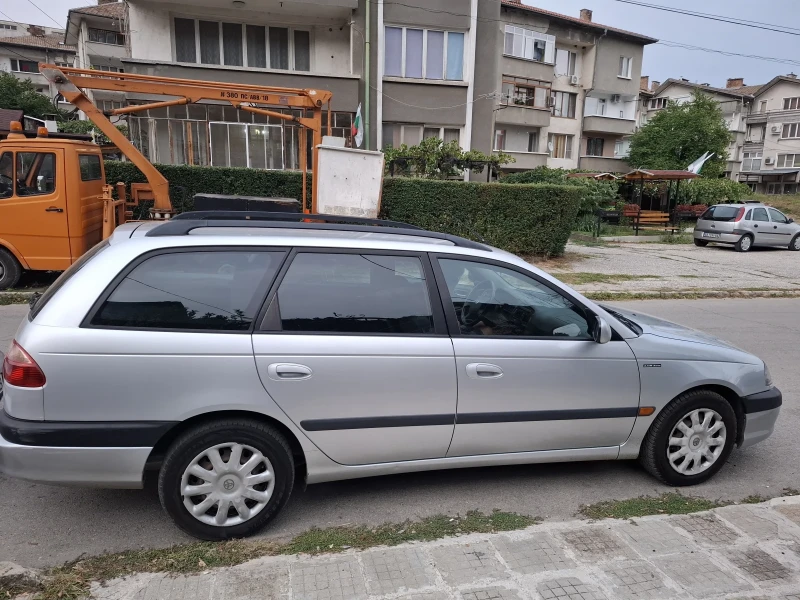 Toyota Avensis 1.6, снимка 3 - Автомобили и джипове - 47090083