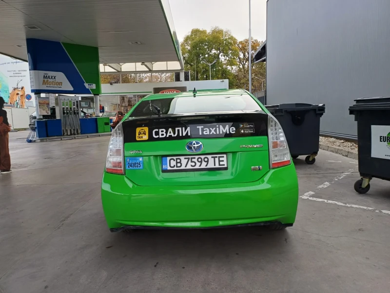 Toyota Prius, снимка 3 - Автомобили и джипове - 47766783