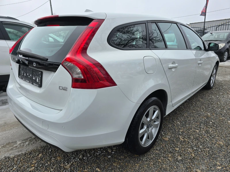 Volvo V60 1.6D2-FACE-ЕВРО 5В-НАВИГАЦИЯ-6 СКОРОСТИ, снимка 5 - Автомобили и джипове - 49318725