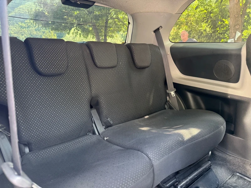 Toyota Yaris 1.4 , снимка 7 - Автомобили и джипове - 52543178