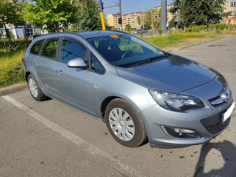 Opel Astra Sports Tourer(J), снимка 4 - Автомобили и джипове - 52373869