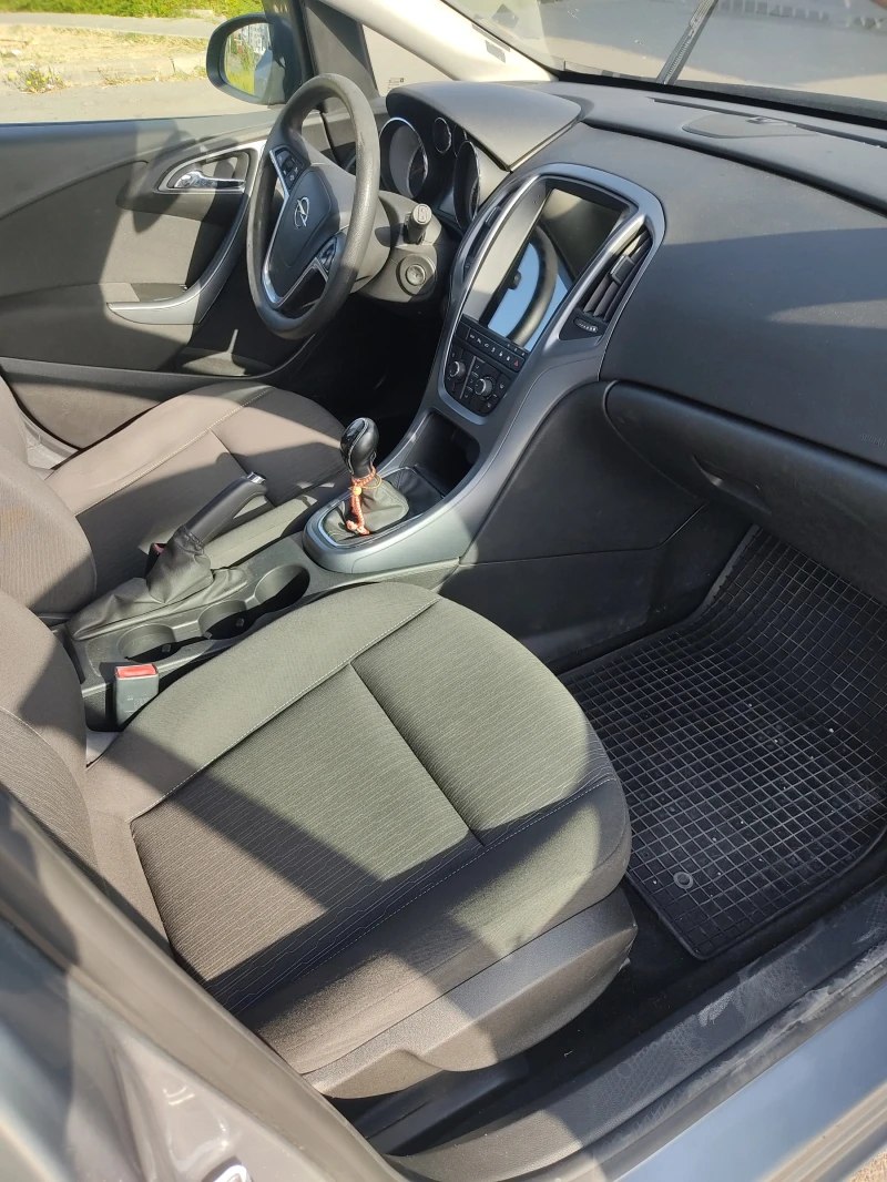 Opel Astra Sports Tourer(J), снимка 3 - Автомобили и джипове - 52373869